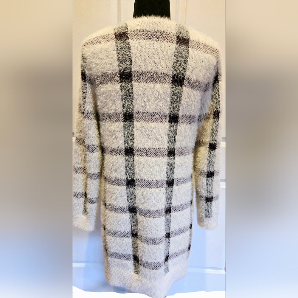 A. BYER Eyelash Long Coatigan Winter White Black & Cranberry Large Plaid sz Lg - Picture 10 of 10